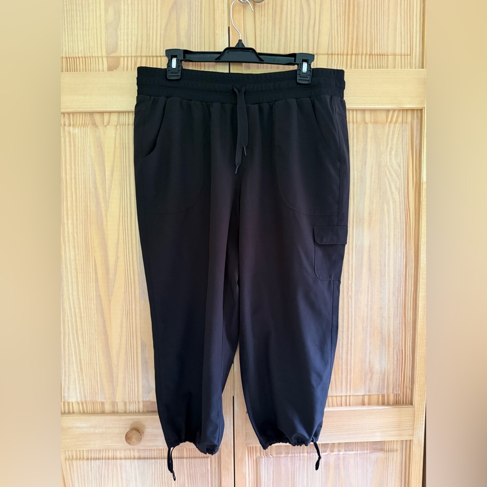 RBX Active black colored Capri Cargo Pant with Drawstring Waist